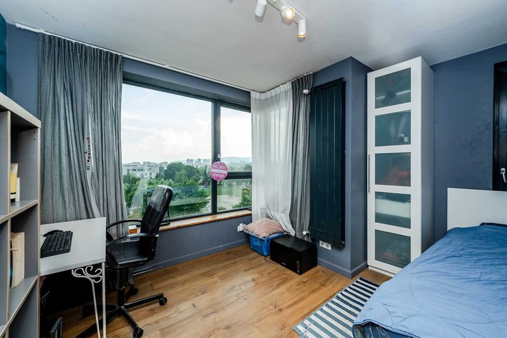 Многостаен апартамент, напълно обзаведен, до бъдеща метростанция