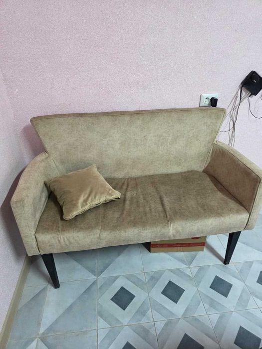 Продам диван офисный