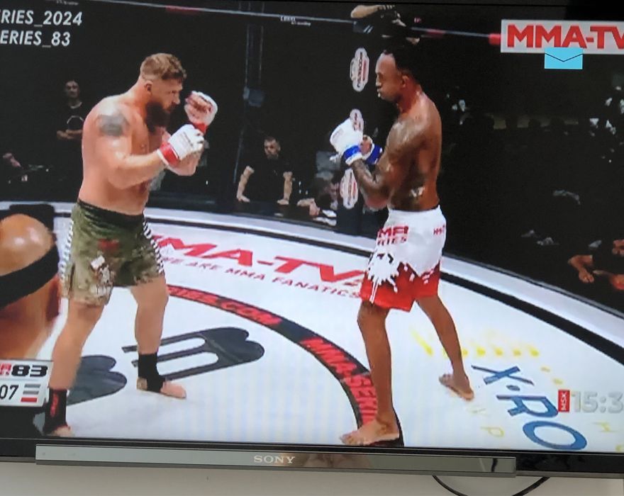 Телевизор Sony bravia 25000т