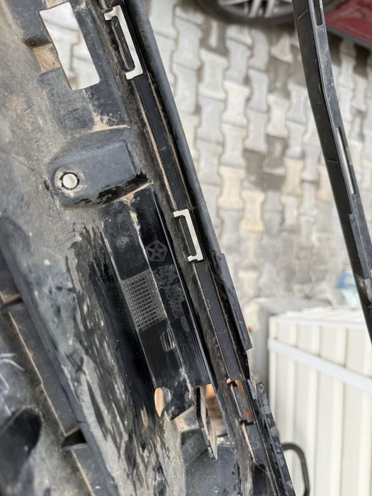 Основа за решетка лайсни за решетка Dodge Challenger