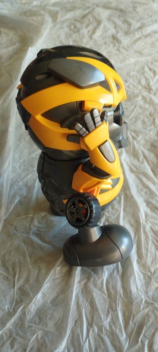 Продам игрушку Робот