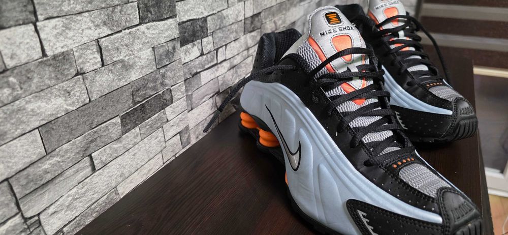 родавам маратонки Nike Shox в много добро състояние.