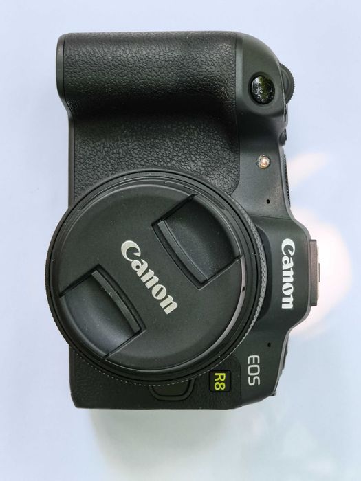 Беззеркальный полнокадровый фотоаппарат Canon R8 + объективы