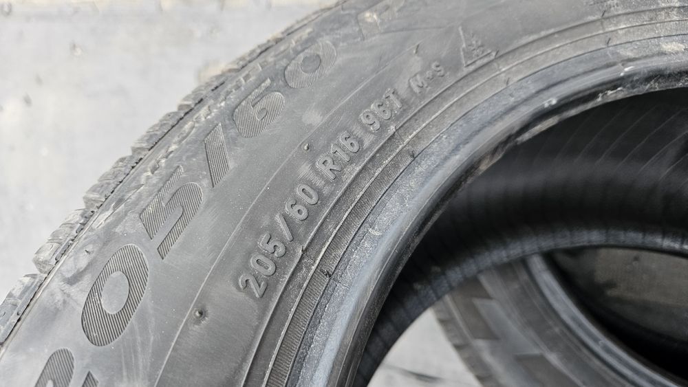 2бр гуми 205 60 16 дот 20 пирели