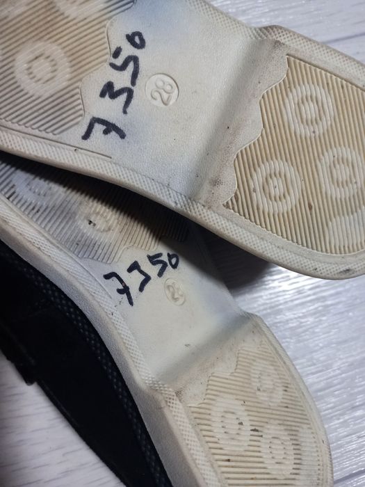 Кроссовки ,туфли  продам