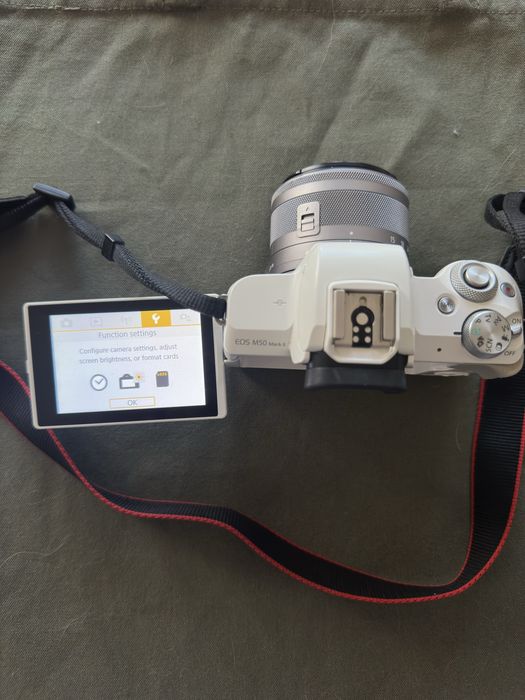 Canon EOS M50 Mark II White + EF-M 15-45mm IS STM + чанта
