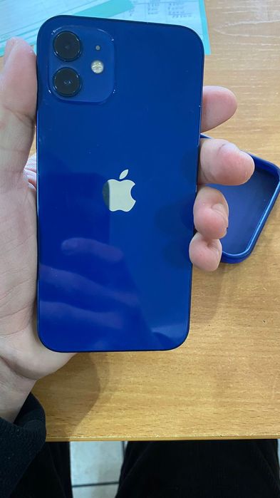 Продам IPhone 12