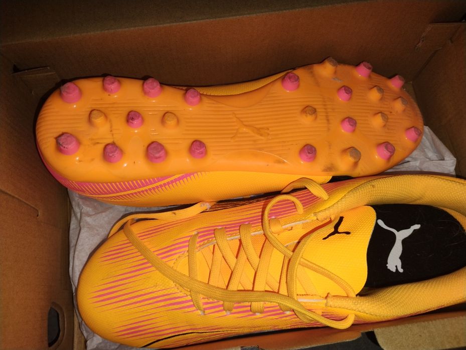 Футболни обувки puma чисто нови