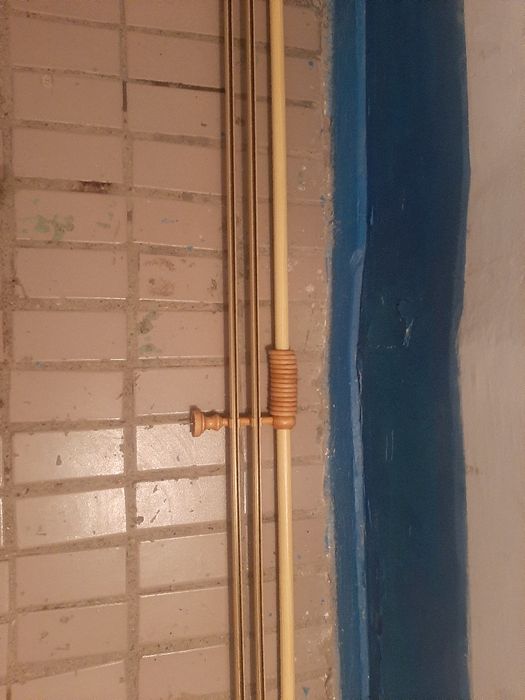 Продаю деревянный гардин