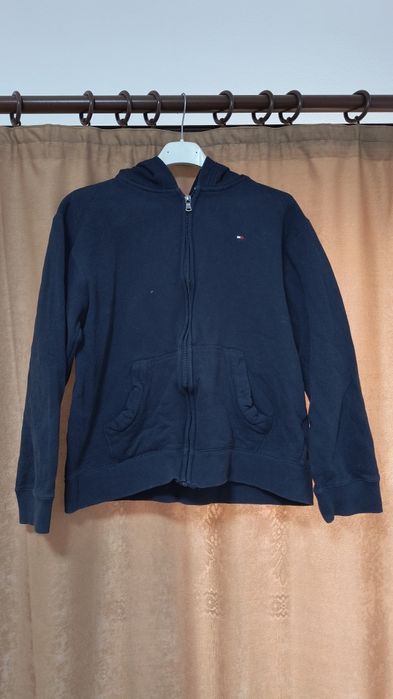 Vând hanorac Tommy Hilfiger