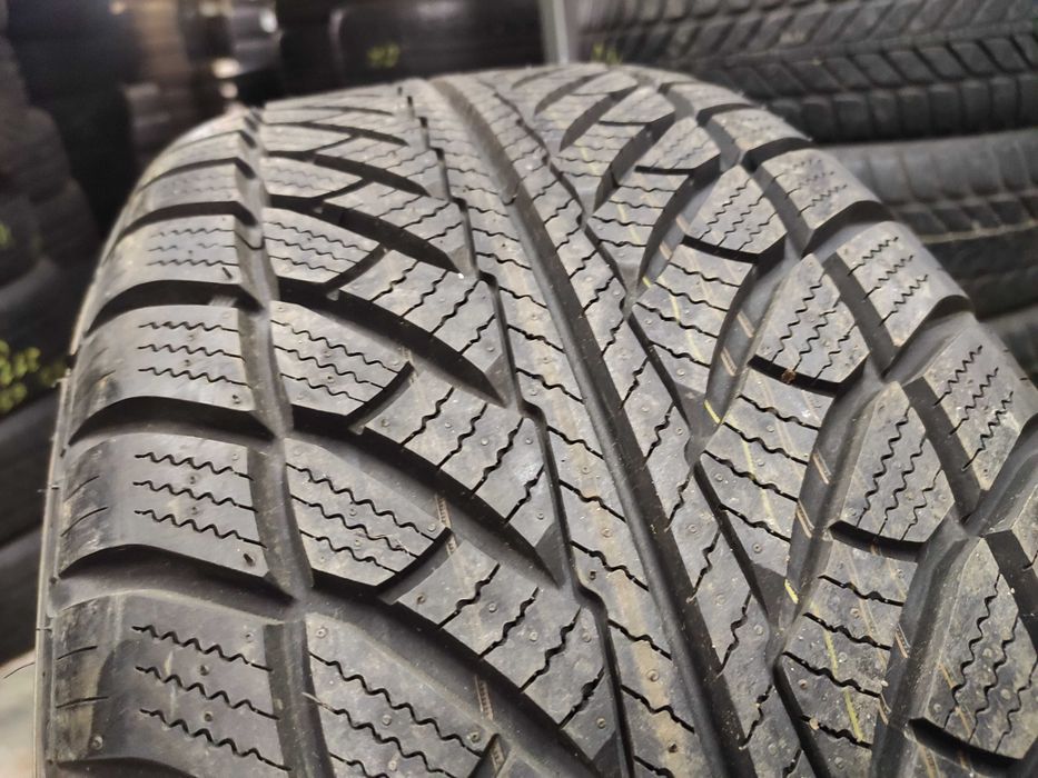 1бр Зимна гума 255 55 18 - Goodyear Runflat