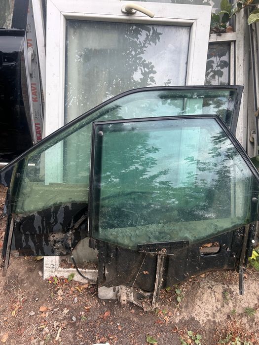 Стекло левое для авто ауди