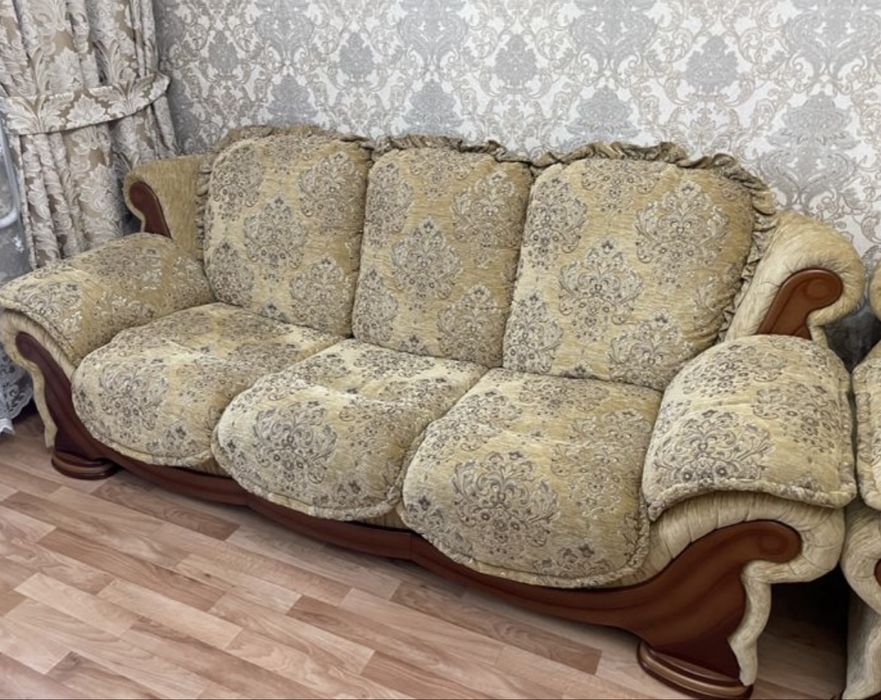 Диван в зорошем состояний