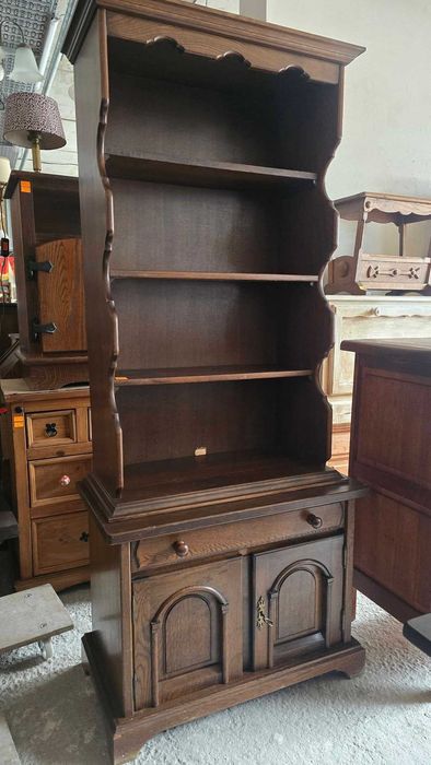 Дъбови витрини, шкафове, библиотеки, внос от Нидерландия