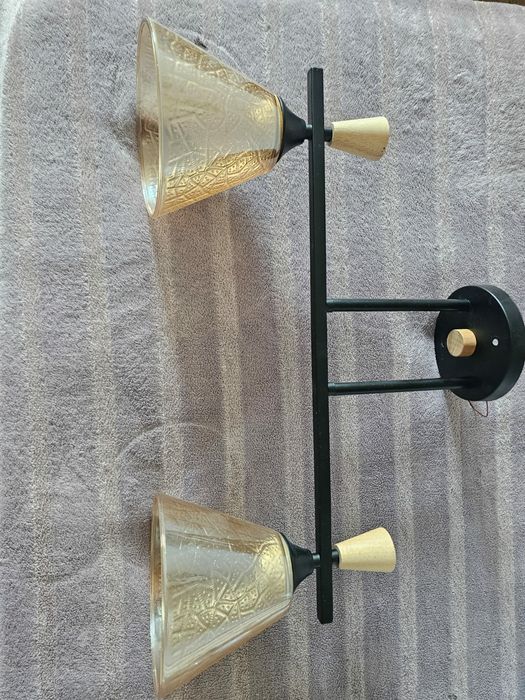 Продам люстру               .