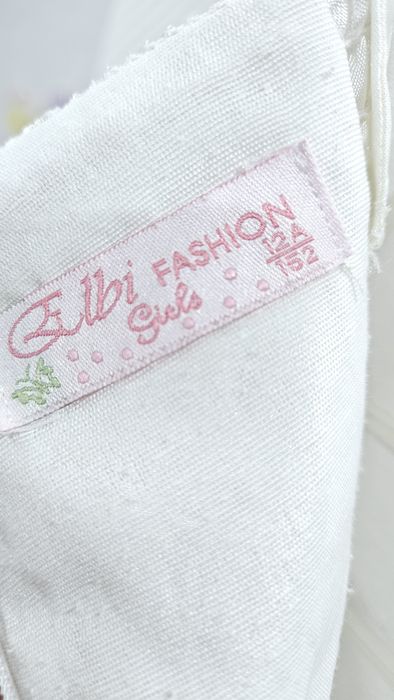 Продам платье на девочку 7000