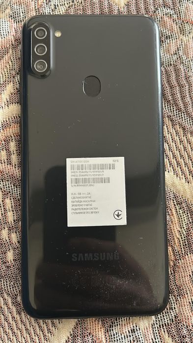 Смартфон Самсунг А11 б/у