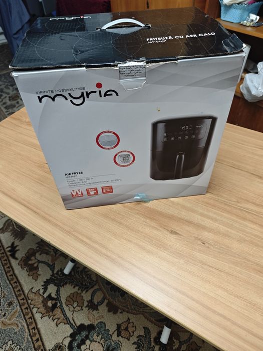 Vând. Air fryer Myria