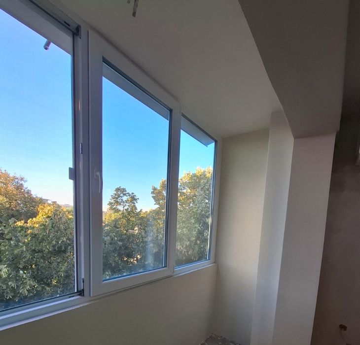 Тристаен Русе широк център