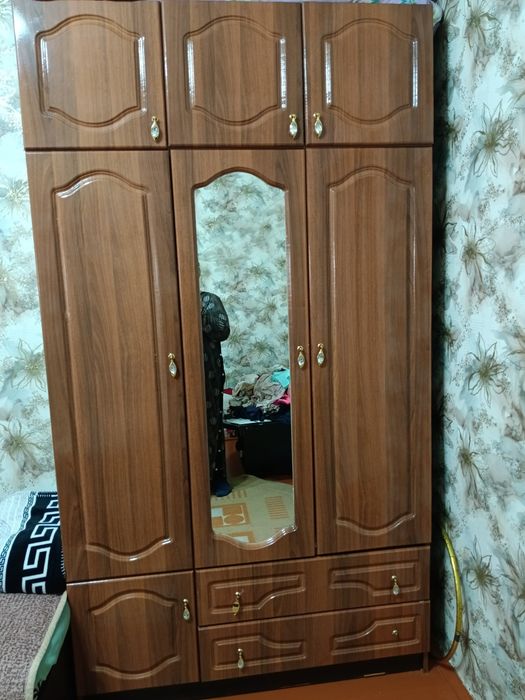 Продам спальный гарнитур в хорошем состояние