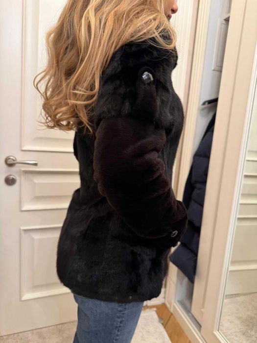 Продадим  шубу Guiuren Fur размер 38