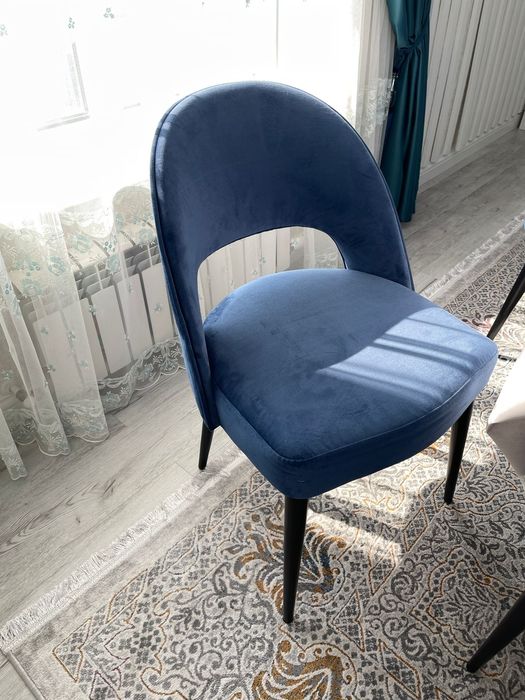 Продам 11 стульев