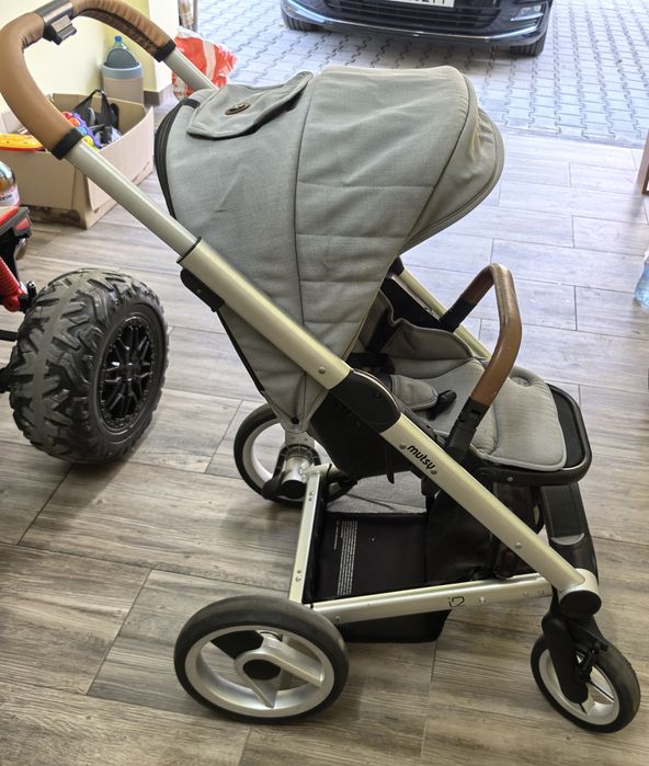 Бебешка количка Mutsy (2 в 1) + кошче за кола JOIE