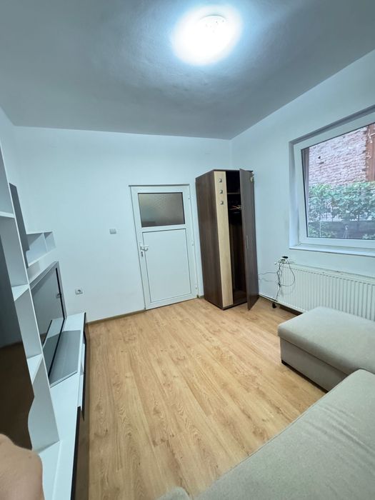 Inchiriez Apartament cu 1 Camera langa Continental Arad Centru