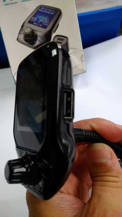 Продавам  Автомобилен Bluetooth FM трансмитер