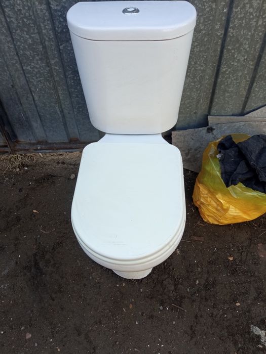 Унитаз продам...