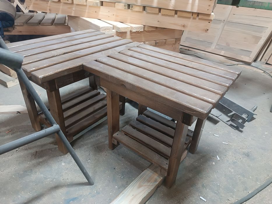 Столы с лавочками