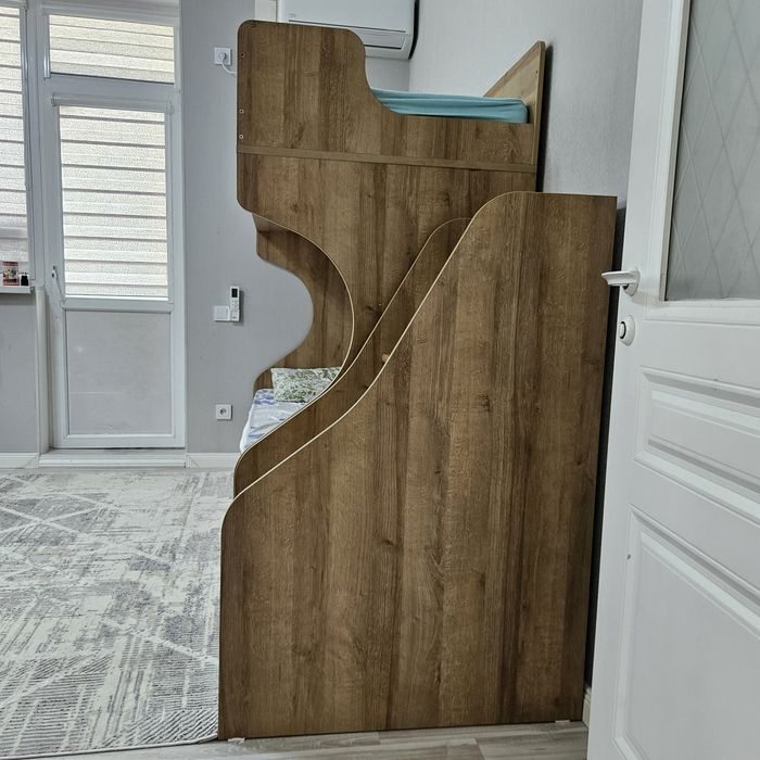 Двухэтажный кровать