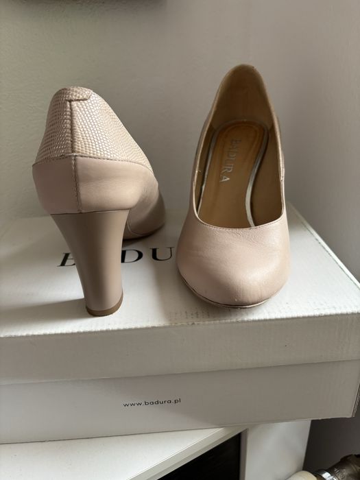 Pantofi eleganti din piele, culoare nud