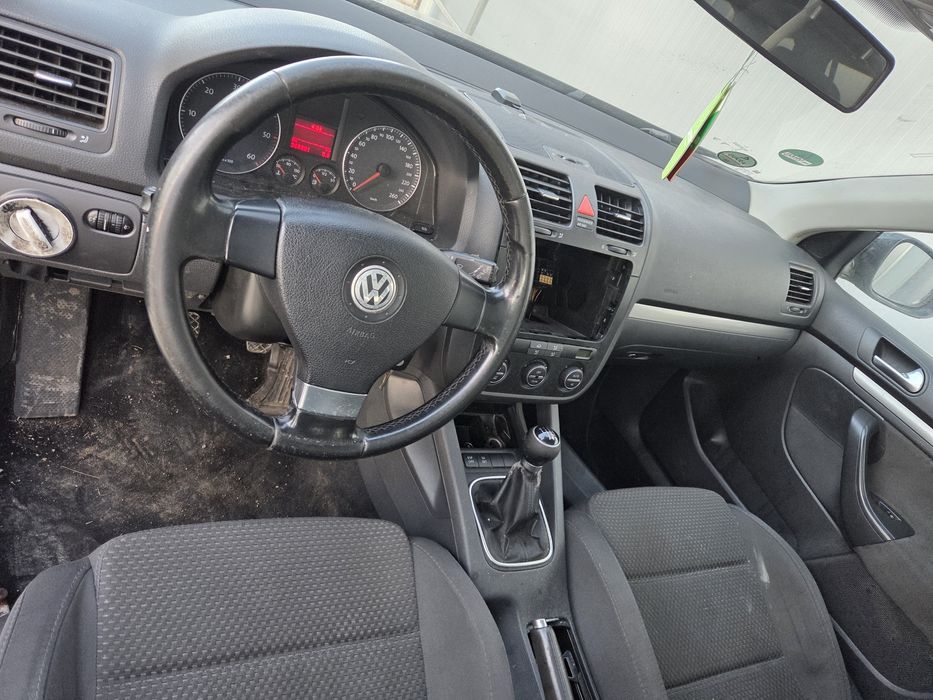 VW Golf 5 2.0 TDI (НА ЧАСТИ)