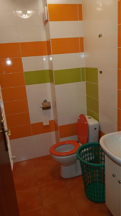 Inchiriez apartament 3 camere in centru