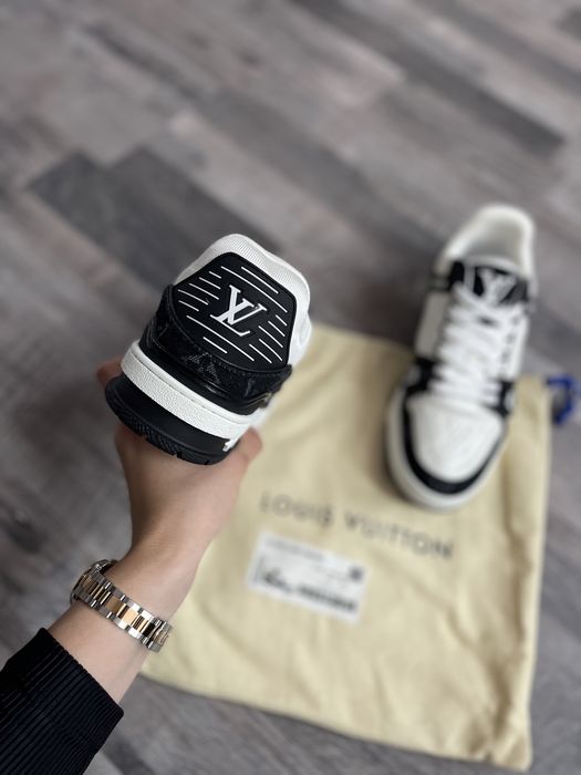 Adidasi Louis Vuitton Trainer Pe Comanda Super Premium