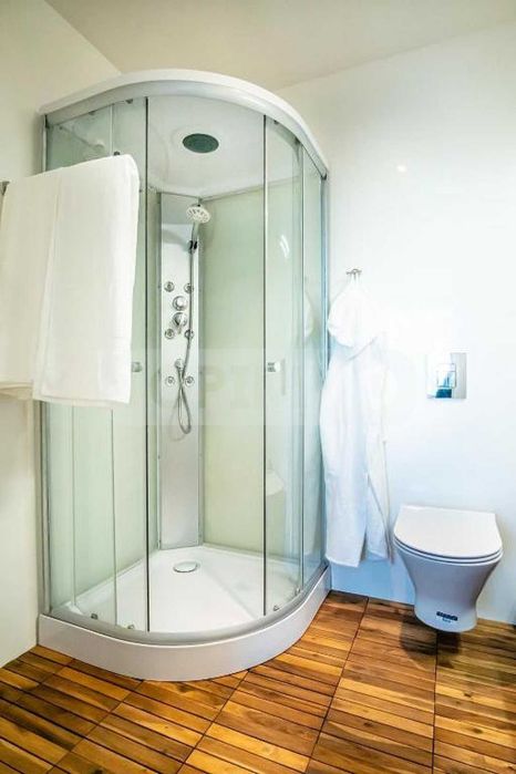 Дава се под наем Тристаен апартамент в Варна, Гръцка махала - 108 кв.м за 2000 € - Снимка #12