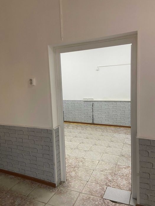 Сдается в аренду нежилое коммерческое помещение.