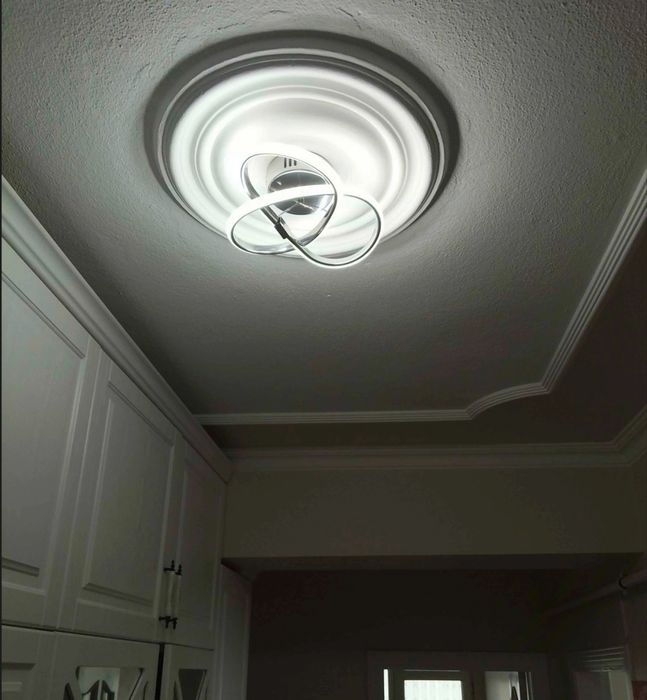 Луксозен лед / LED полилей с дистанционно