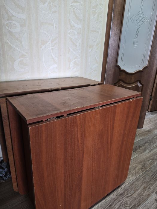 Продам стол-книжку