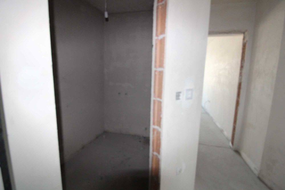 Продава се Двустаен апартамент в Пловдив, Кършияка - 67 кв.м за 2014 €/кв.м - Снимка #3