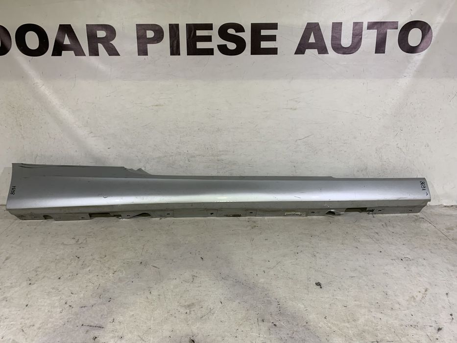 Prag dreapta BMW Seria 3 Coupe, Cabrio E92, E93, 2006, 2007, 2008, 2009, cod origine OE 51777130874.