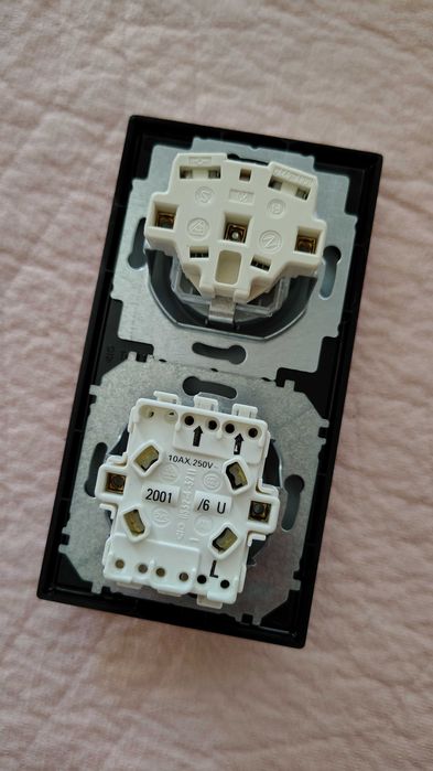 Priza+intreruparor impuls Busch-Jaeger