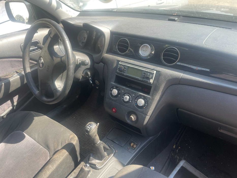 Mitsubishi Outlander 2.0i / Мицубиши Аутлендър 2004 година на части