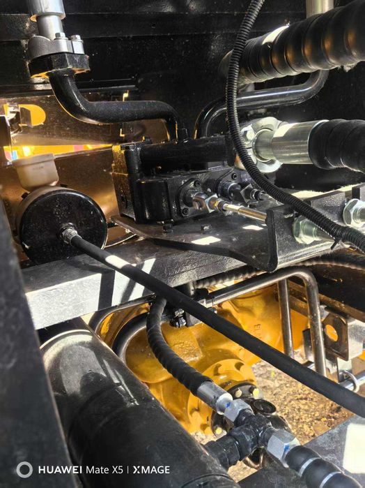 Экскаватор-погрузчик SDLG L953