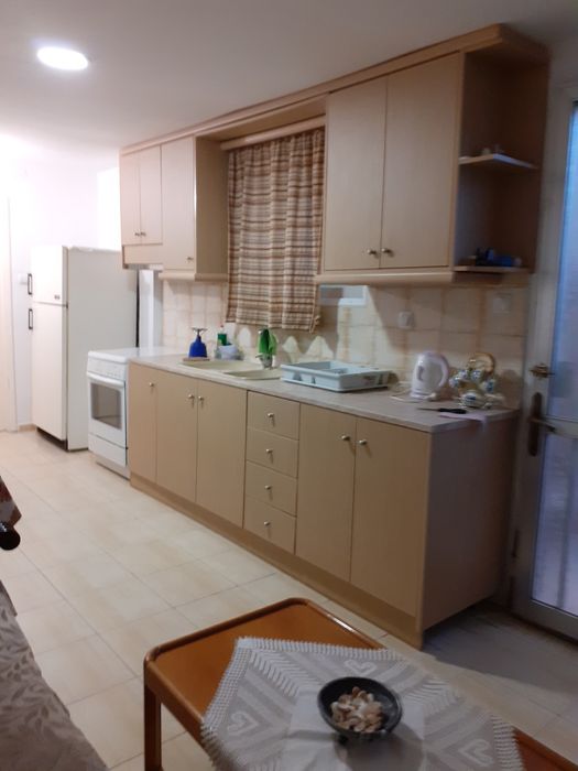 Сграда с три самостоятелни апартамента