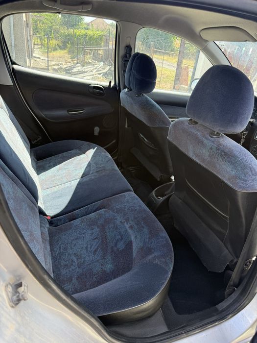 Пежо 206  1.4 Бензин 2003г