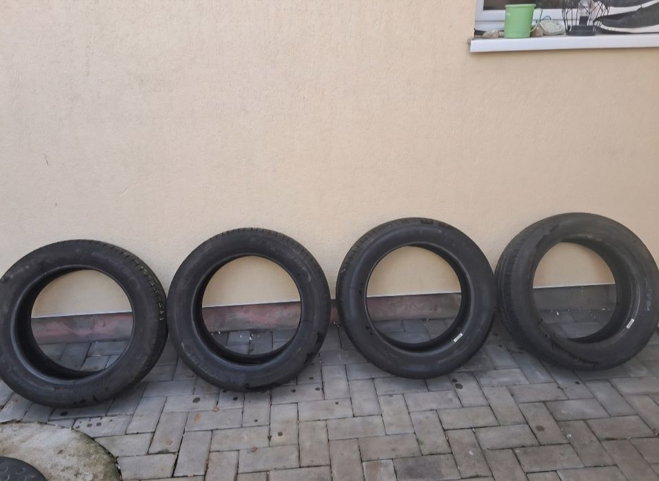 Vând set 4 anvelope Michelin Energy Saver 195/55 R16 Set 4 anvelope vara