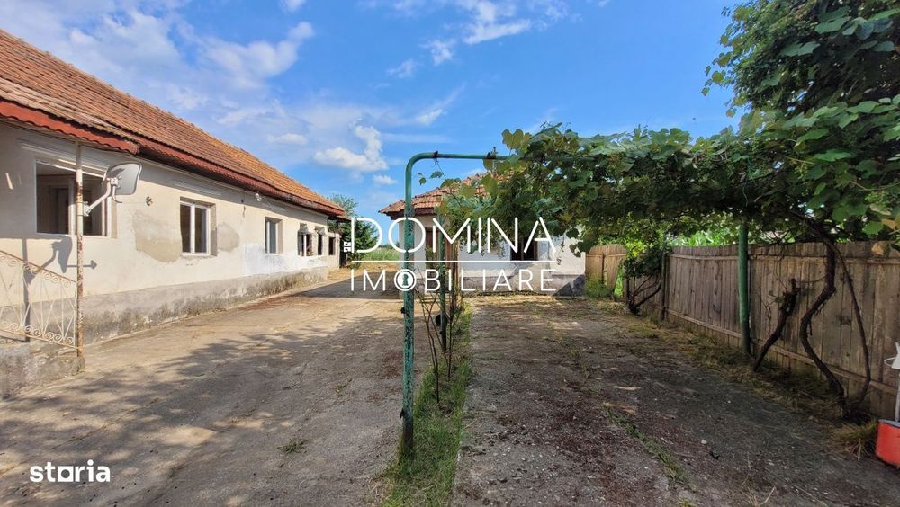 Casa renovabila cu teren generos, sat Trocani, comuna Danesti