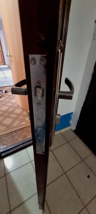 Дверь входная металлическая